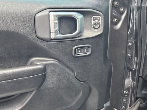 Used 2020 Jeep Wrangler Unlimited Sport S AWD/4WD image 19