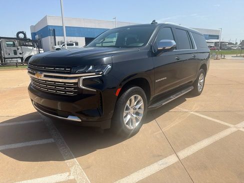 Used 2023 Chevrolet Suburban Premier AWD/4WD image 1