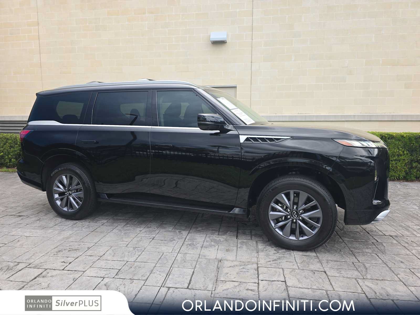 Used 2025 INFINITI QX80 Pure w/ Exterior Package RWD image 1