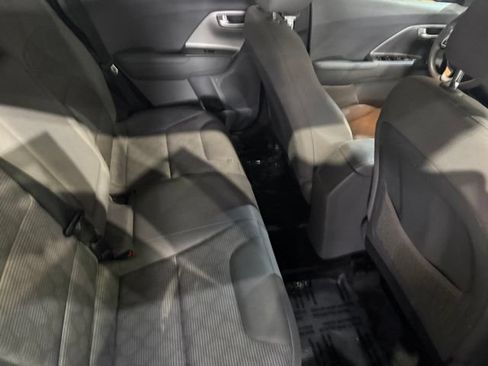 Used 2017 Kia Niro LX FWD image 33