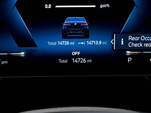 Used 2023 BMW 760i xDrive w/ Luxury Rear Seating Package AWD/4WD image 13