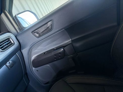 Used 2025 Ford Maverick Lobo AWD/4WD image 41