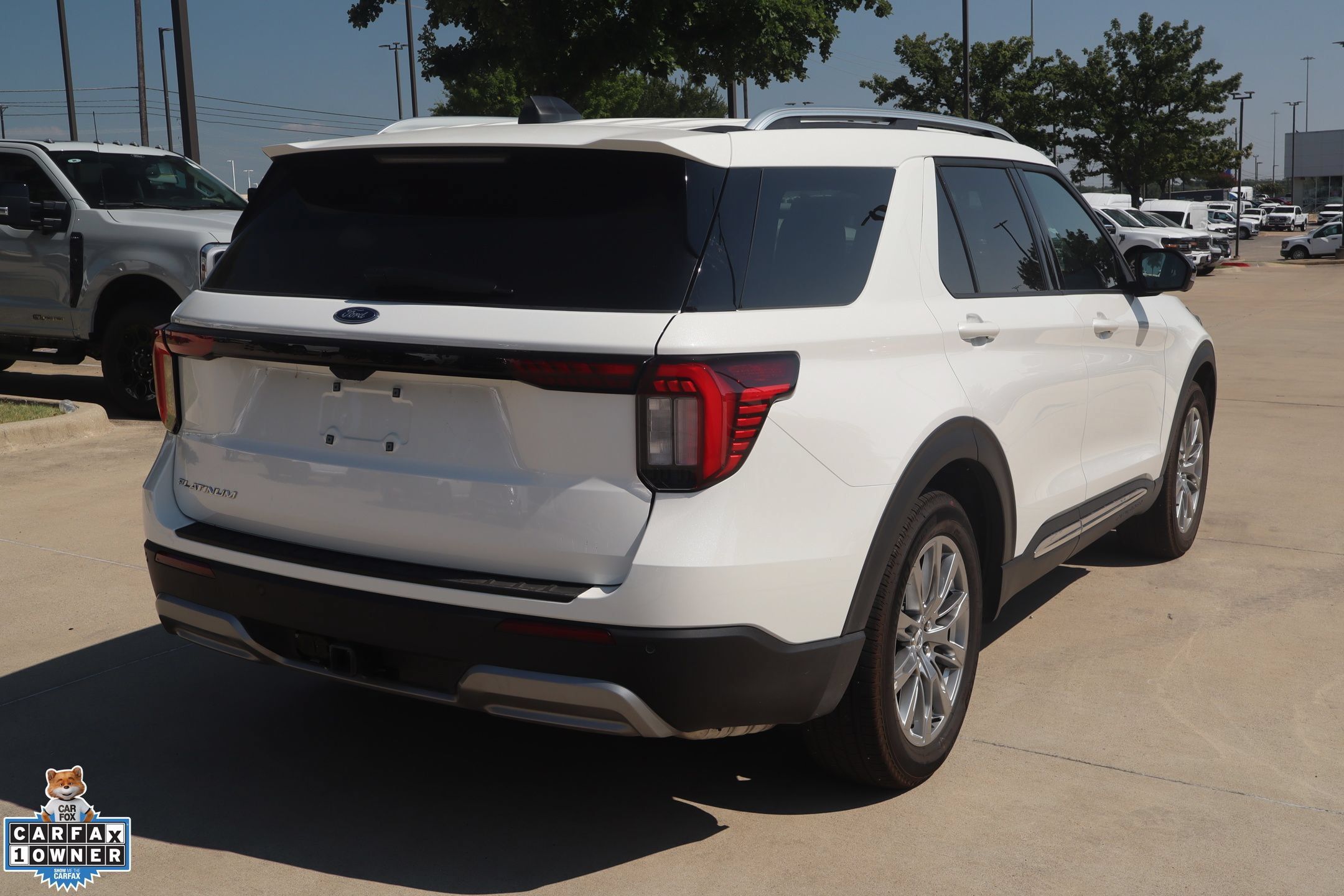 Certified 2025 Ford Explorer Platinum RWD image 3