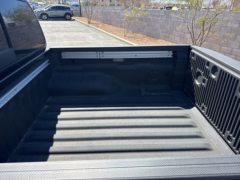 Used 2025 Nissan Frontier Pro-X w/ Pro Convenience Package image 12