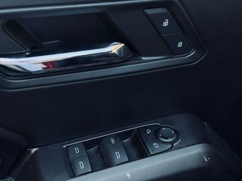 Used 2024 Chevrolet Colorado LT w/ LT Convenience Package III image 12