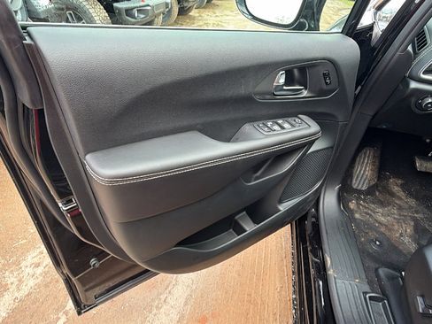 New 2026 Chrysler Pacifica Select FWD image 14