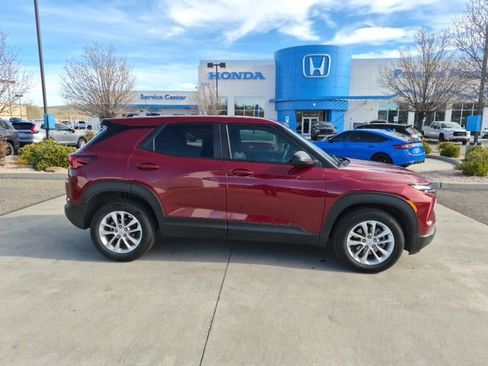 Used 2024 Chevrolet TrailBlazer LS w/ LS Convenience Package image 9