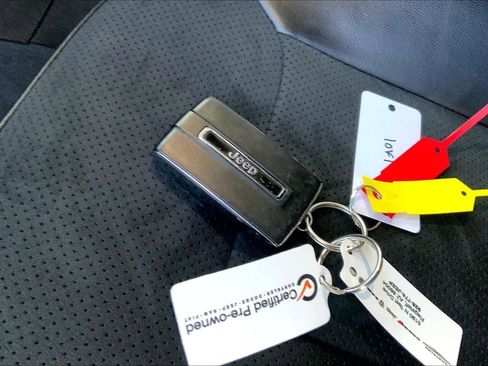 Certified 2023 Jeep Grand Cherokee Altitude image 12