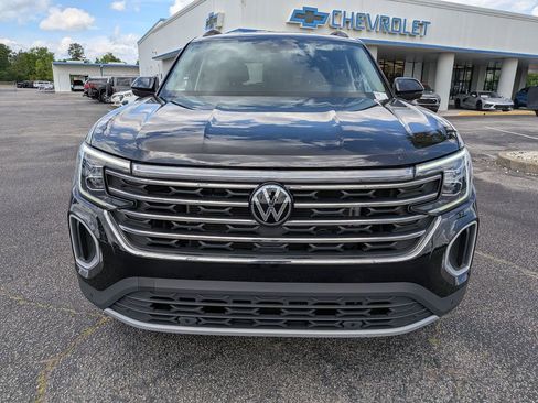 Used 2025 Volkswagen Atlas SE FWD image 12