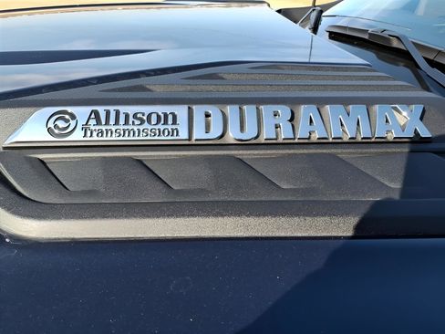 Used 2023 Chevrolet Silverado 2500 LTZ image 9