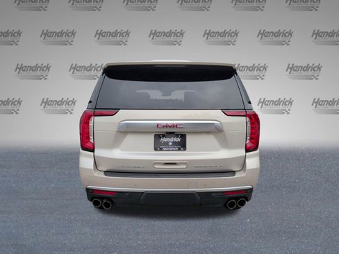 Used 2024 GMC Yukon Denali w/ Advanced Technology Package image 8