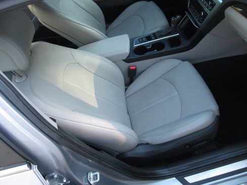 Used 2017 Hyundai Sonata Limited w/ Ultimate Package 04 image 22