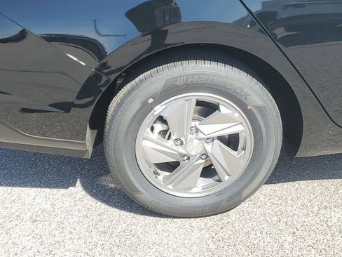 New 2026 Hyundai Elantra SE image 5