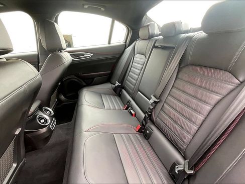Used 2025 Alfa Romeo Giulia AWD w/ Driving Assist Package image 16