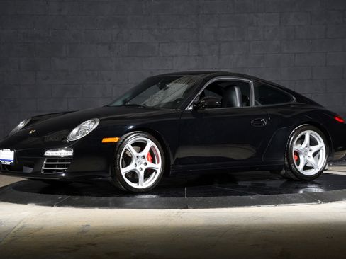 Used 2010 Porsche 911 Carrera 4S AWD/4WD image 2