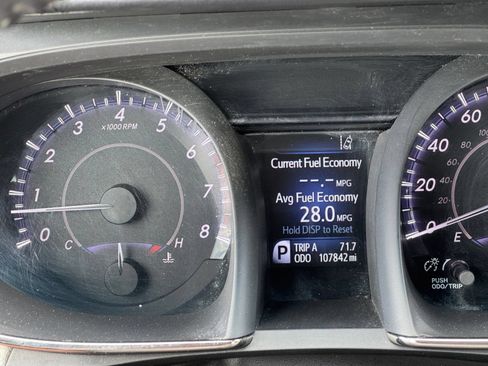Used 2018 Toyota Avalon XLE Premium w/ Carpet Mat Package FWD image 25