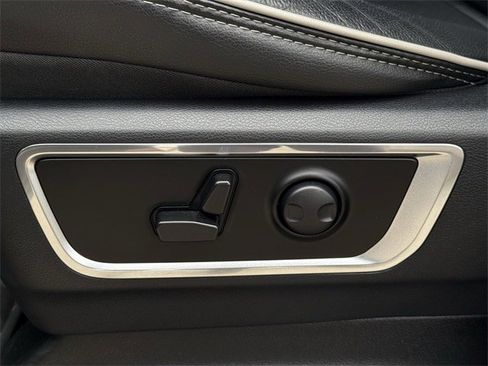 Used 2025 RAM 1500 Laramie w/ Laramie Southwest Edition image 27