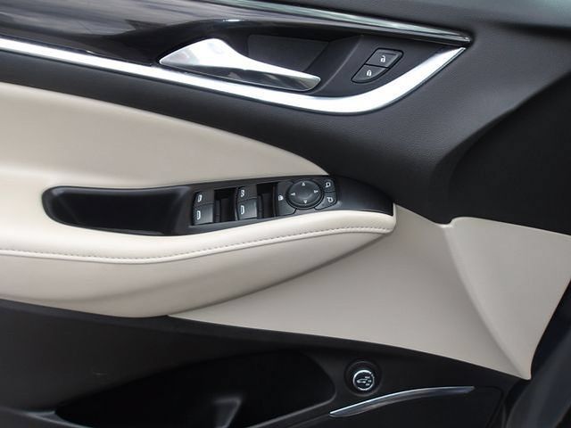 Used 2019 Buick Enclave Essence AWD/4WD image 17