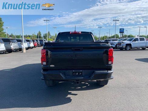 Used 2024 Chevrolet Colorado Trail Boss w/ LPO, Dark Essentials Package AWD/4WD image 6