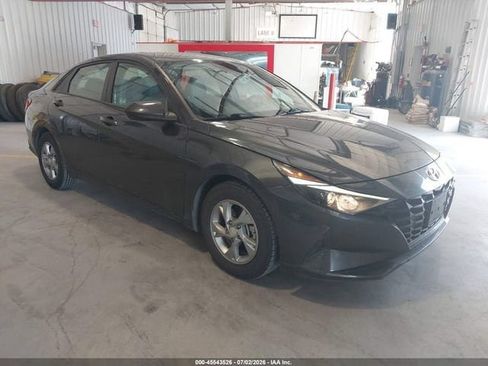 Used 2021 Hyundai Elantra SE FWD image 1