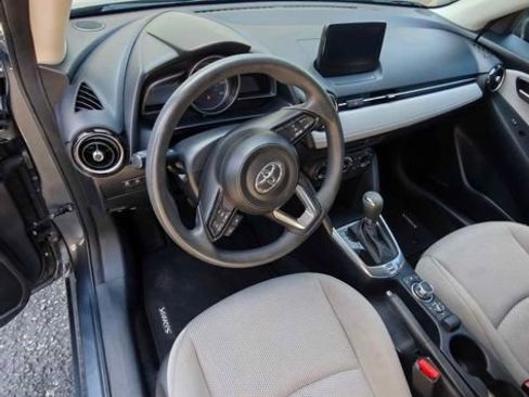 Used 2019 Toyota Yaris LE image 12