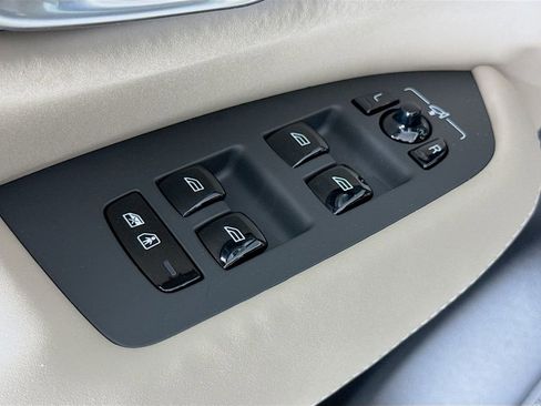 New 2026 Volvo XC90 T8 Ultra w/ Protection Package AWD/4WD image 18