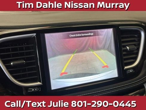 Used 2023 Chrysler Pacifica Limited FWD image 28