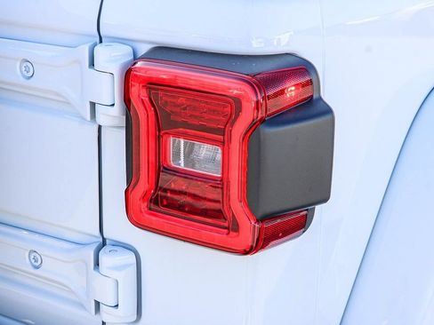 New 2026 Jeep Wrangler Unlimited Sahara AWD/4WD image 10
