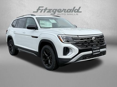 New 2026 Volkswagen Atlas Peak Edition AWD/4WD image 1