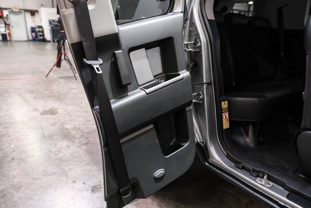 Used 2010 Toyota FJ Cruiser 4WD image 38