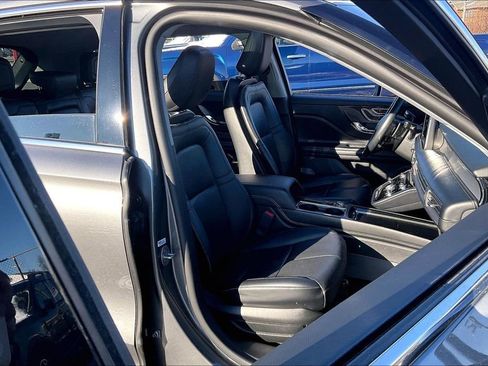 Used 2022 Lincoln Corsair AWD w/ Premium Package image 6
