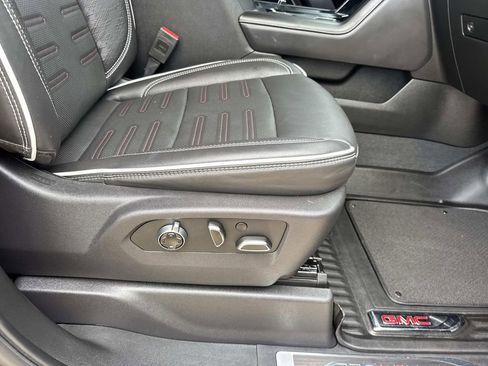 Used 2025 GMC Sierra 2500 AT4X AWD/4WD image 16