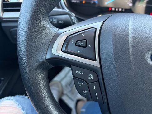 Used 2020 Ford Fusion SE FWD image 22