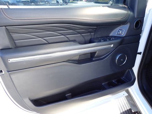 Used 2024 Ford Expedition Max Platinum image 19