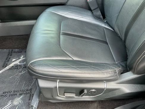 Used 2019 Ford Expedition Platinum RWD image 16