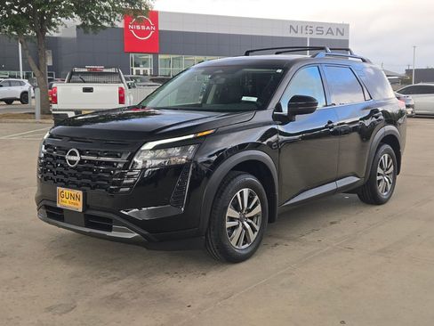 New 2026 Nissan Pathfinder SL FWD image 6