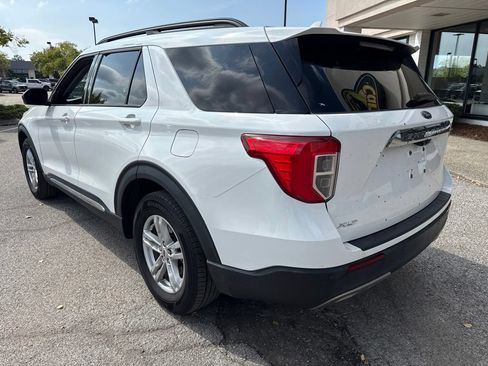 Used 2023 Ford Explorer XLT w/ Equipment Group 202A RWD image 9