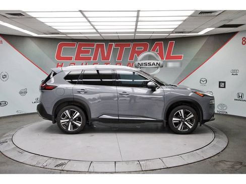 Used 2023 Nissan Rogue Platinum w/ Platinum Premium Package FWD image 5