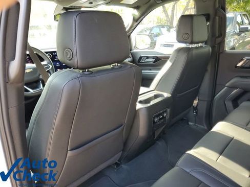 Used 2025 Chevrolet Tahoe LT AWD/4WD image 14