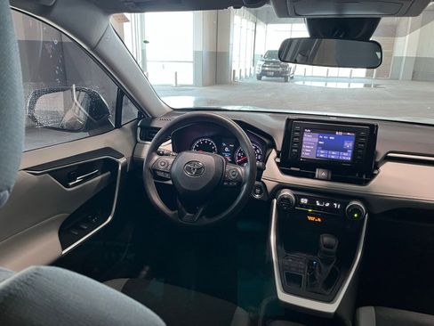 Used 2020 Toyota RAV4 XLE w/ All Weather Liner Package image 38