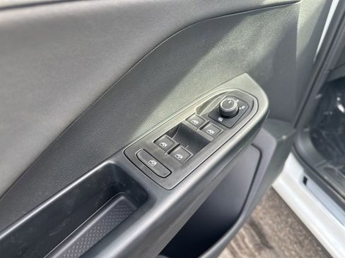 New 2026 Volkswagen Taos SE AWD/4WD image 16