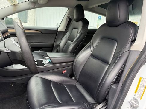 Used 2021 Tesla Model 3 Standard Range Plus image 8