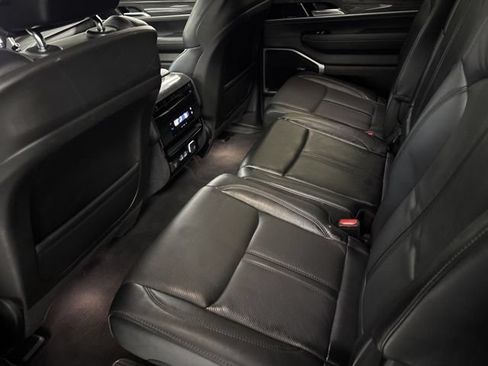 Used 2022 Jeep Wagoneer Series II AWD/4WD image 17
