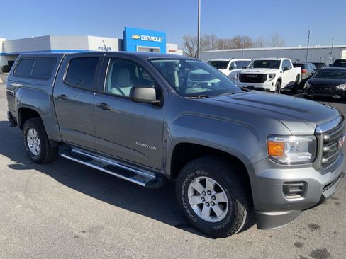 Used 2019 GMC Canyon 2WD Crew Cab w/ Convenience Package image 2