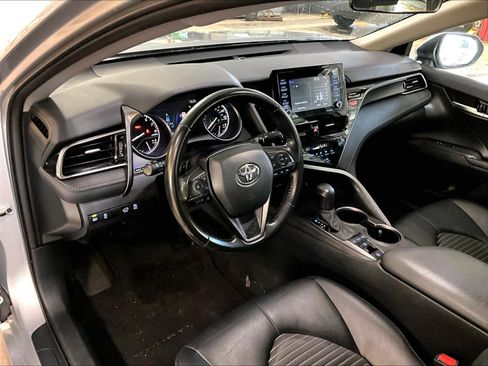 Used 2023 Toyota Camry SE image 8