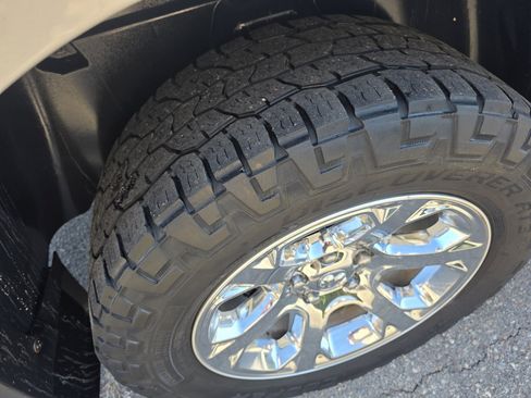 Used 2014 RAM 1500 Laramie w/ Convenience Group image 11