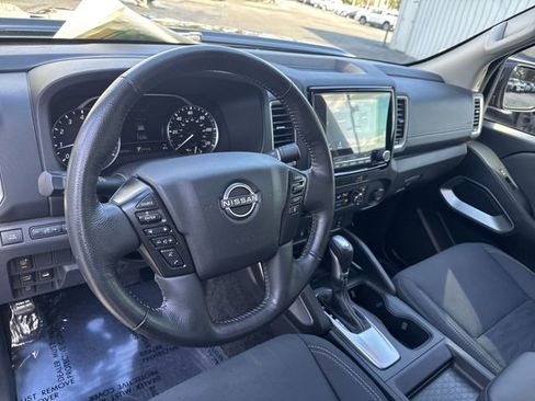 Used 2023 Nissan Frontier SV w/ SV Convenience Package image 16