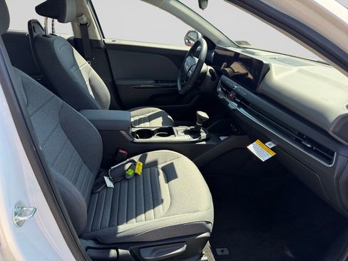 Certified 2025 Kia K4 EX FWD image 17