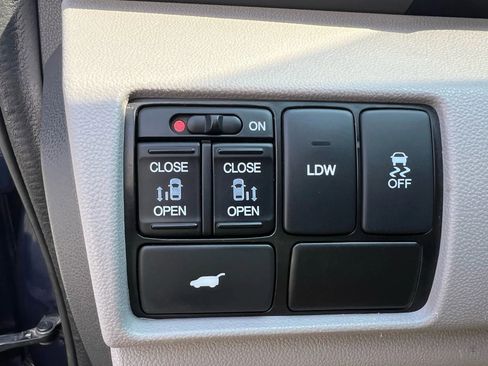 Used 2016 Honda Odyssey EX-L image 40