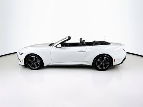 Used 2025 Ford Mustang Premium RWD image 16